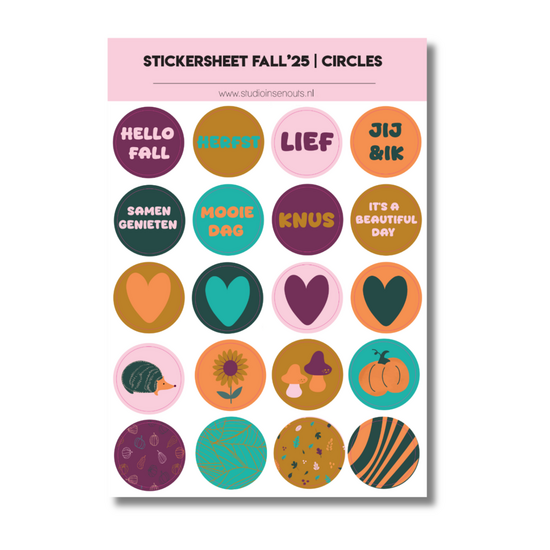 Studio Ins & Outs - Stickervel Circles Fall’25 - Herfst Stickervel Rondjes - Tekststickers & Illustraties - Scrapbooking Stickers - Journal & Planner Stickers